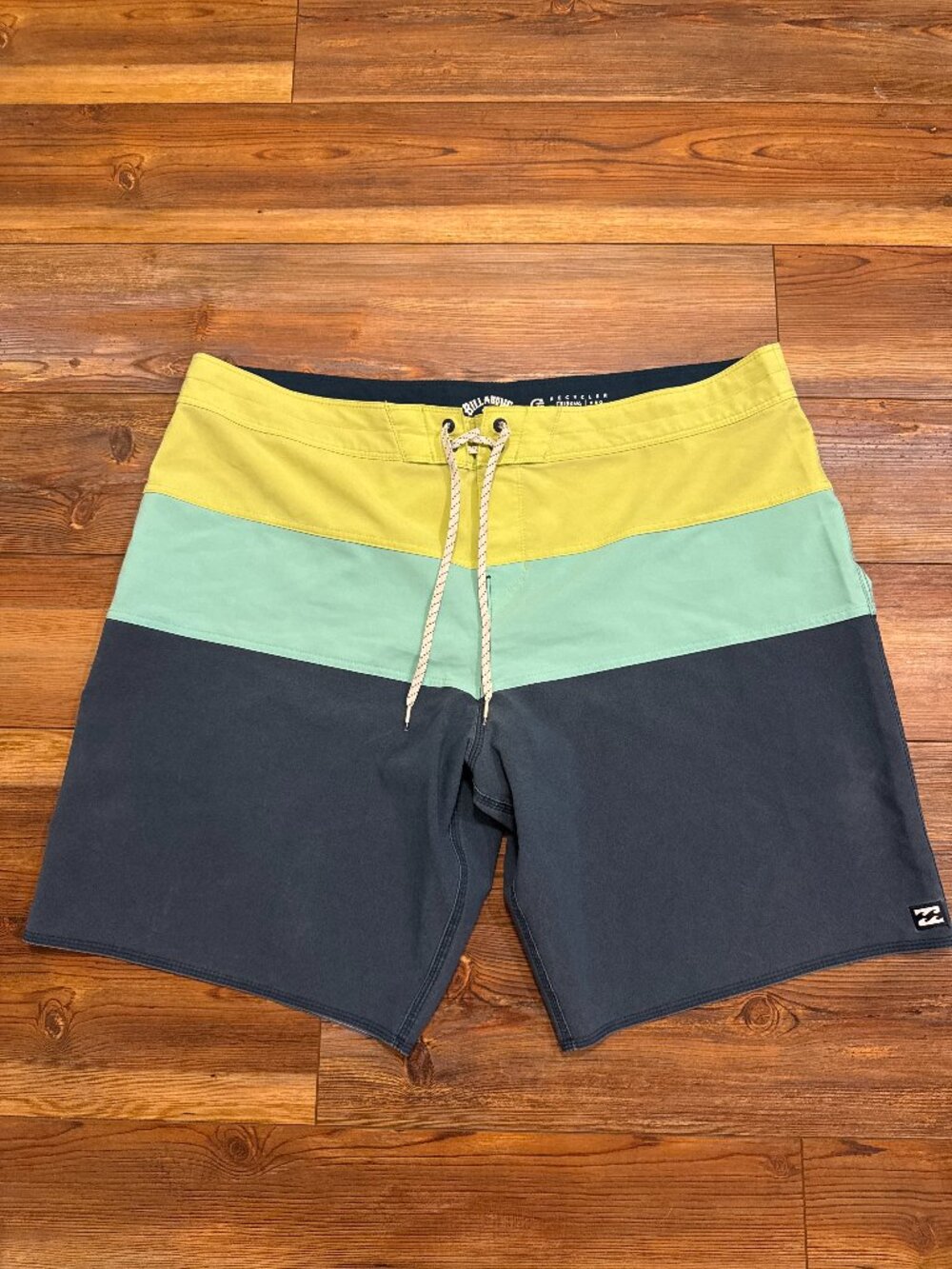 Men's Billabong 40" tri bong pro board shorts